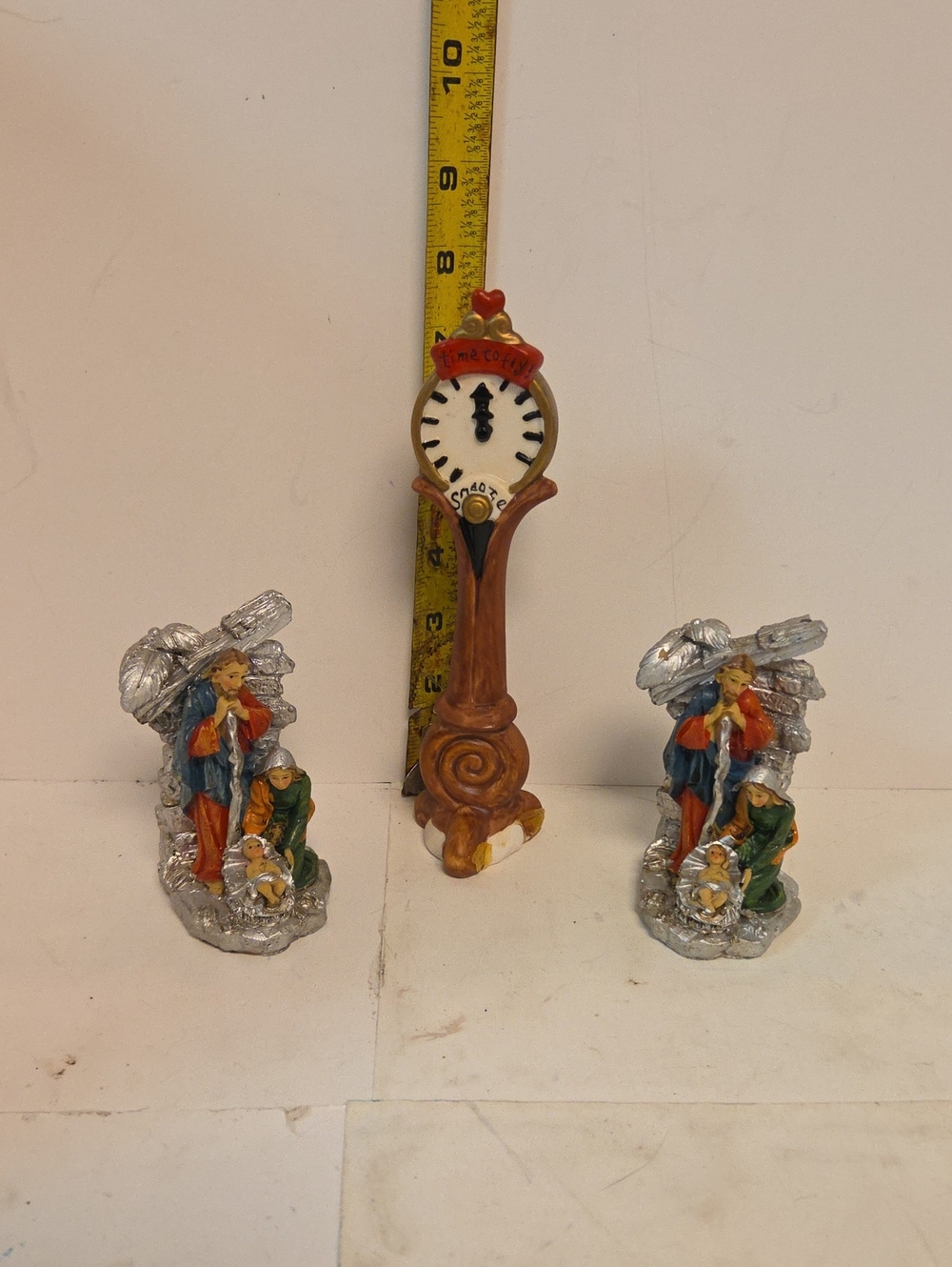 Mini Christmas Nativity Scene Set with Tabletop Clock 3pc BROKEN PIECE As Is.